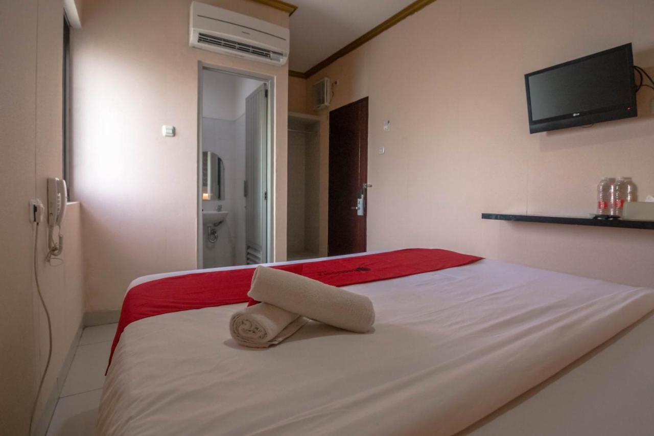 Reddoorz Near Rs Husada Jakarta Exterior photo