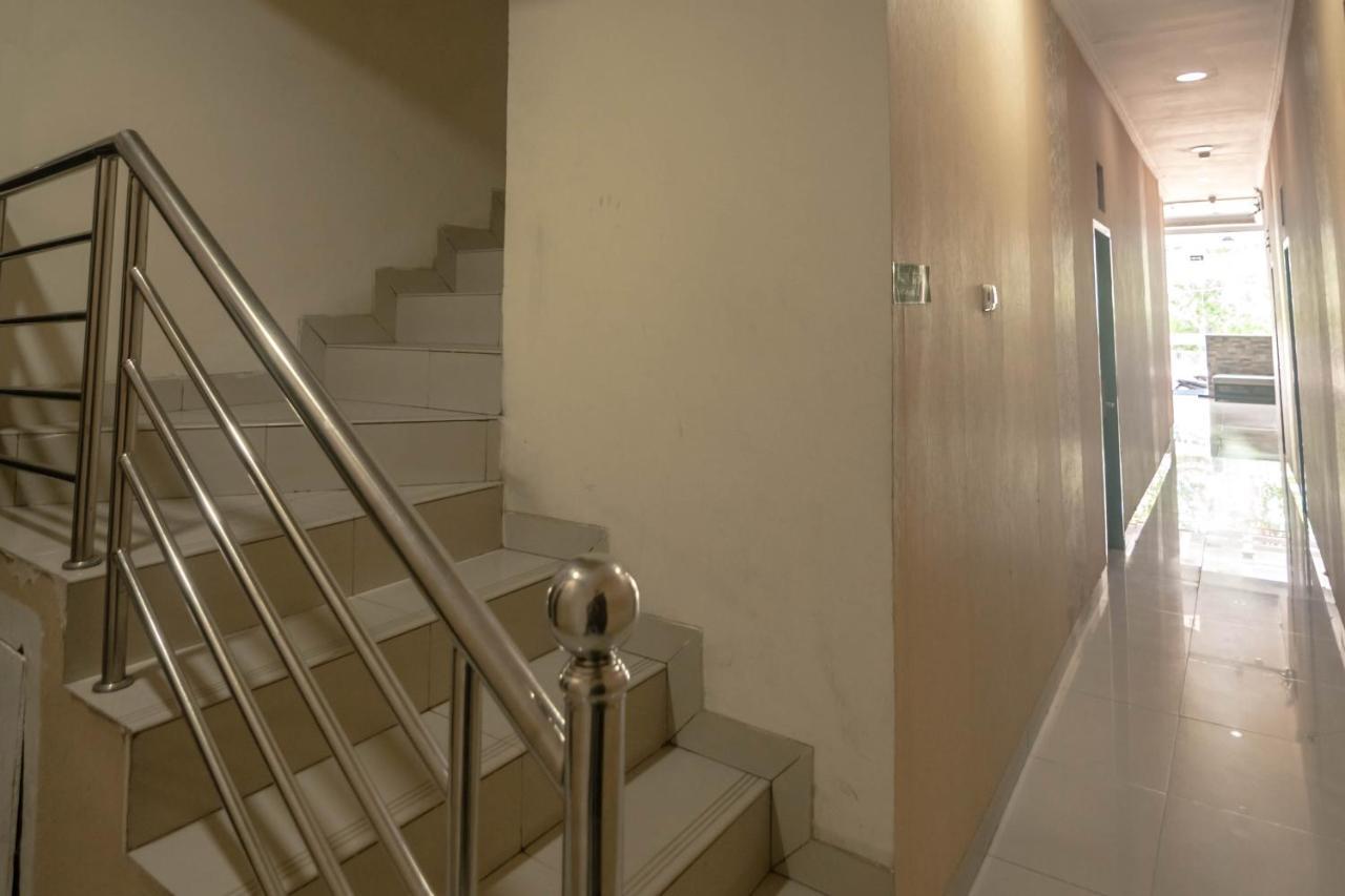 Reddoorz Near Rs Husada Jakarta Exterior photo